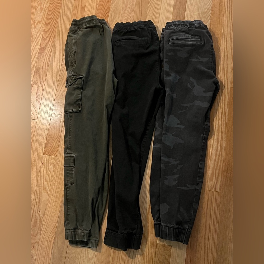 Hollister Men's Jogger Trio in Black, Gray, and Green